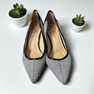 Abella "Alice" True Comfort pumps in a black/white plaid pattern red stripes 10M